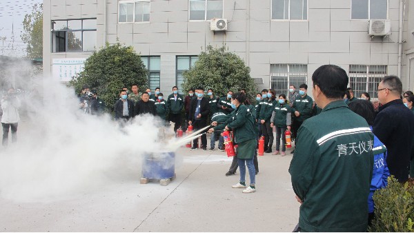AK在线(中国)加强安全意识，全体员工进行消防演练